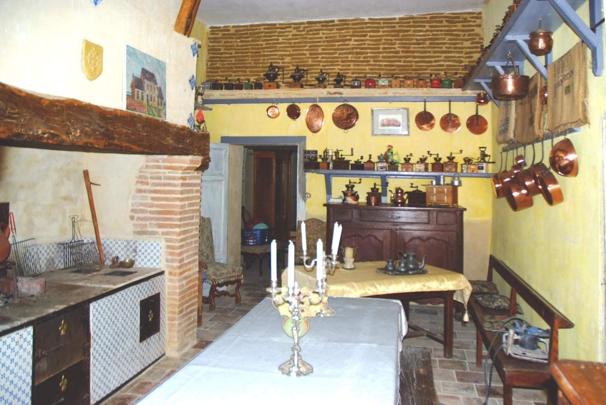 Chateau De Vallegue Luaran gambar