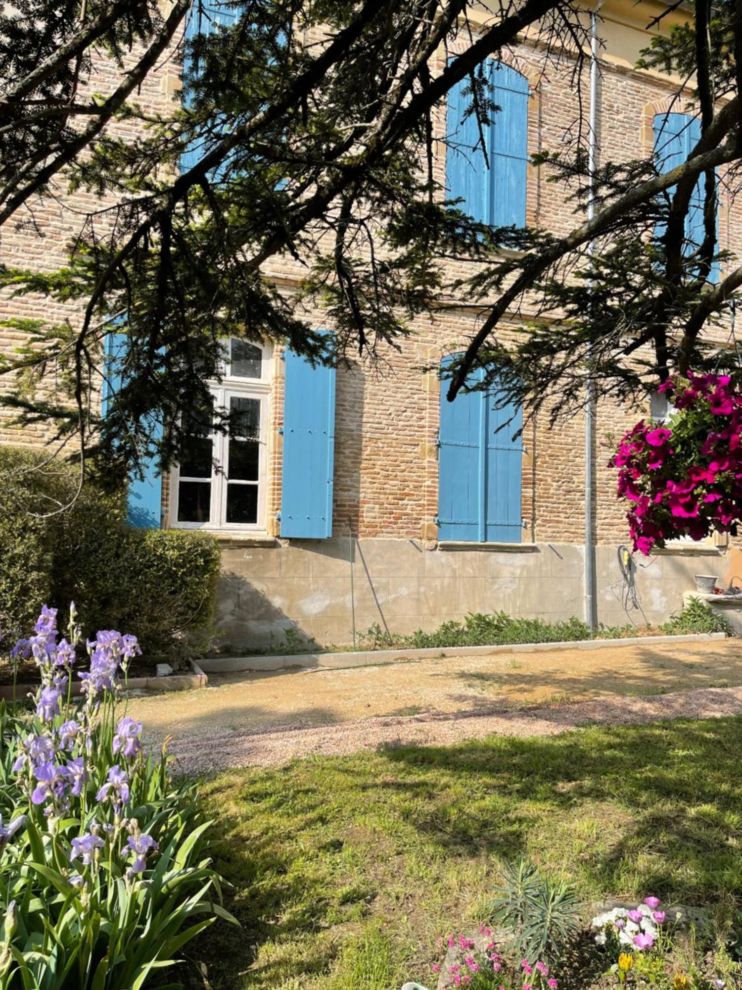 Chateau De Vallegue Luaran gambar