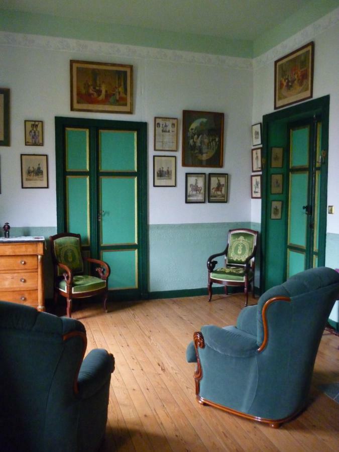 Chateau De Vallegue Luaran gambar
